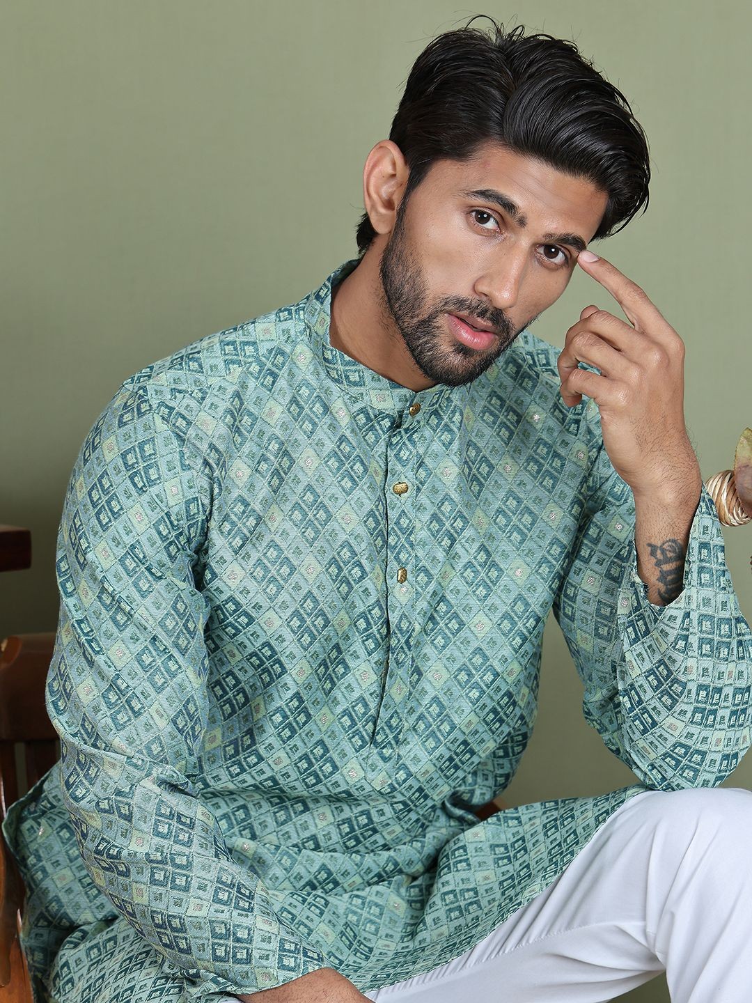 

Jompers Geometric Printed Band Collar Straight Kurta With Trouser, Green