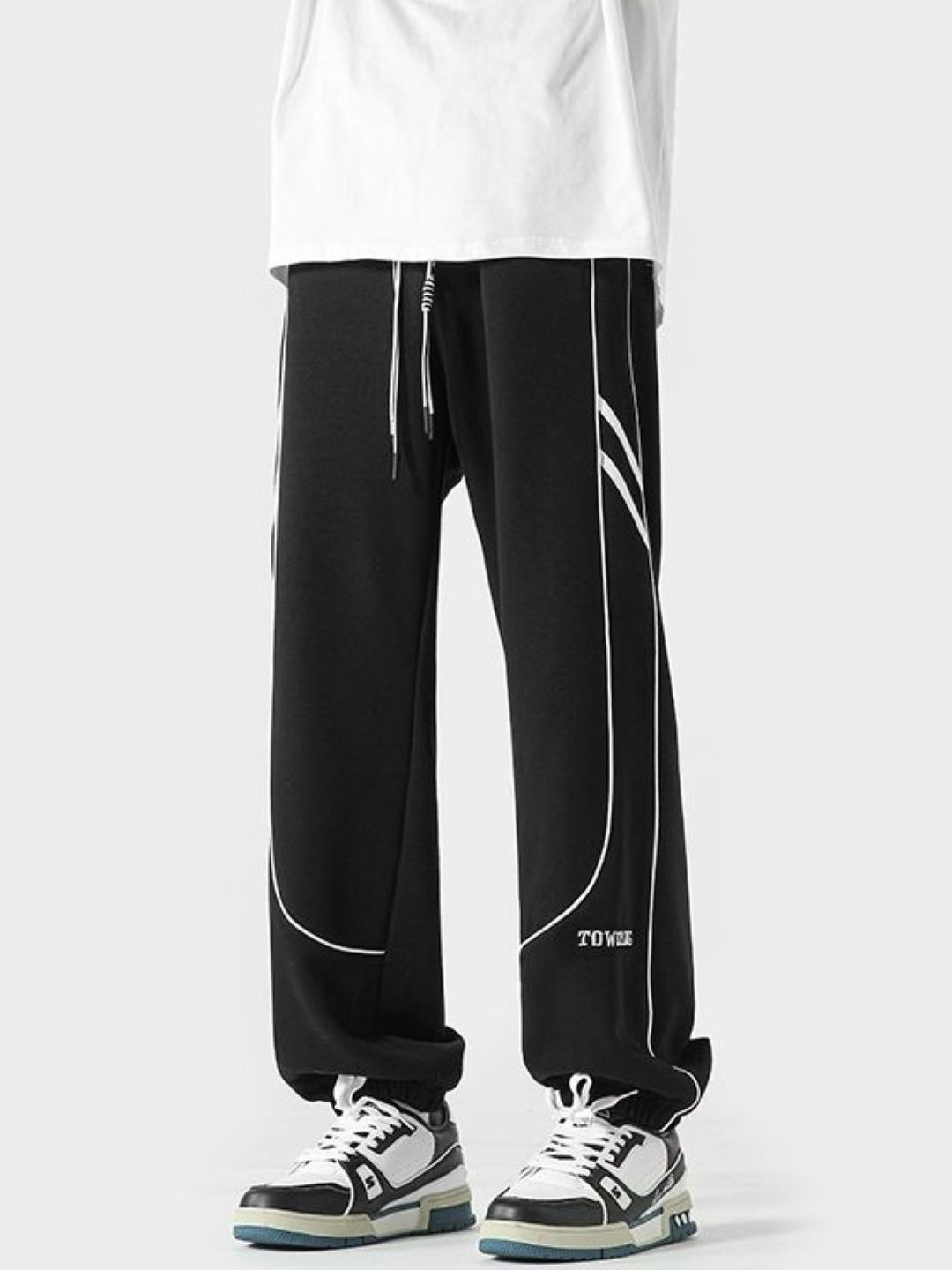 

StyleCast Men Printed Original Regular Fit Trouser, Black