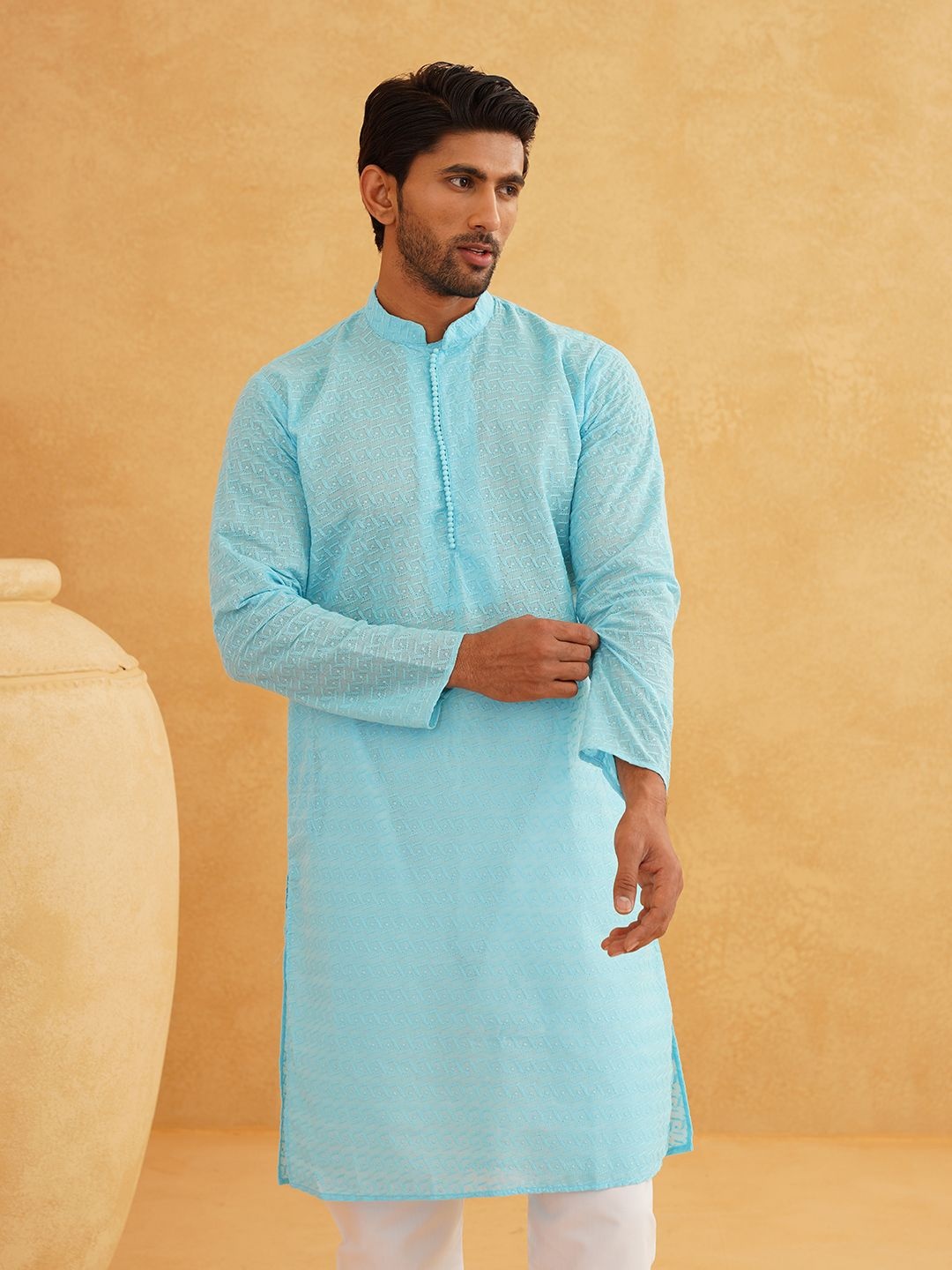 

SOJANYA Geometric Embroidered Mandarin Collar Pure Cotton Straight Kurta, Blue