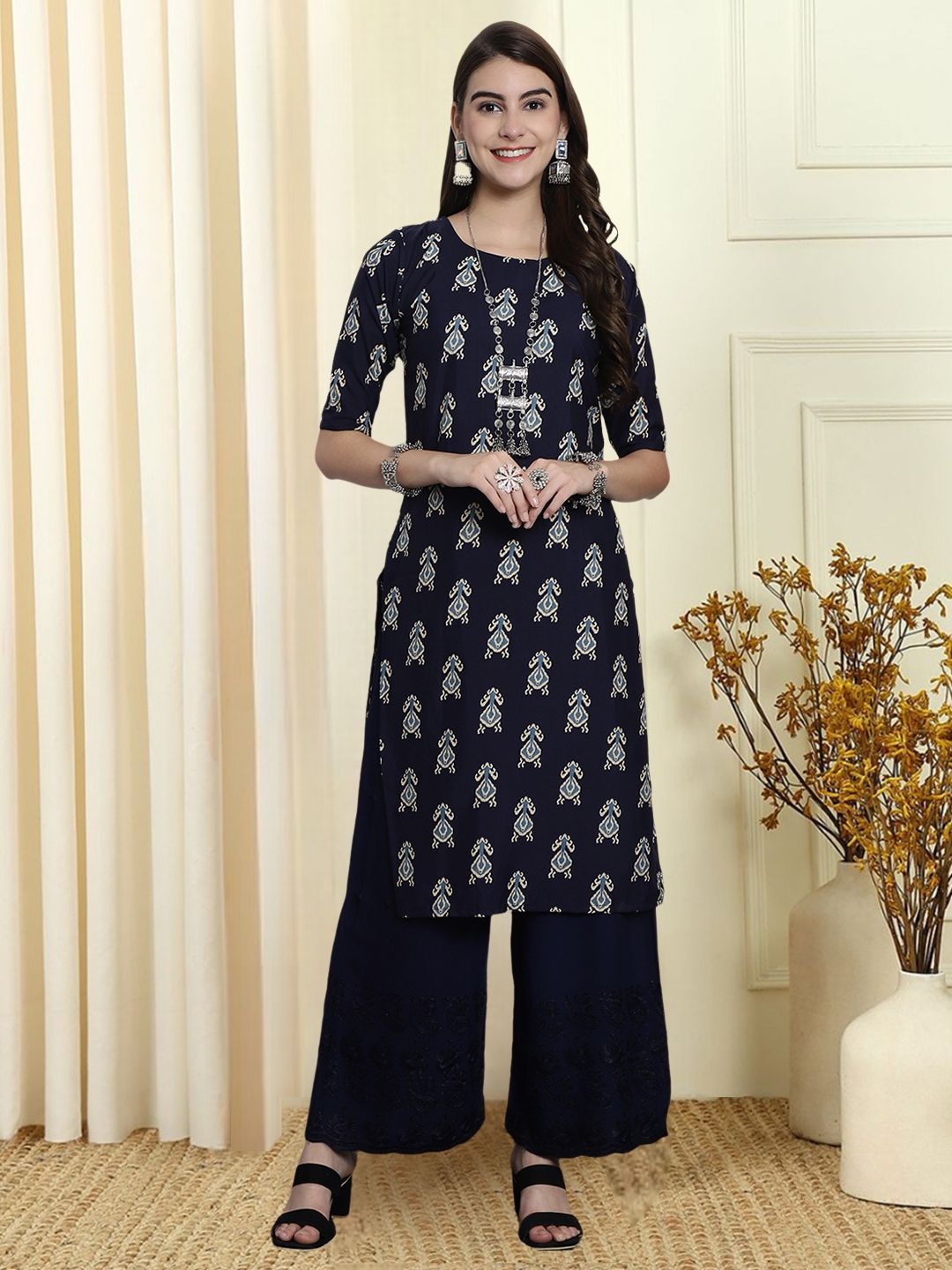 

7Threads Ethnic Motifs Printed Round Neck Kurta, Blue