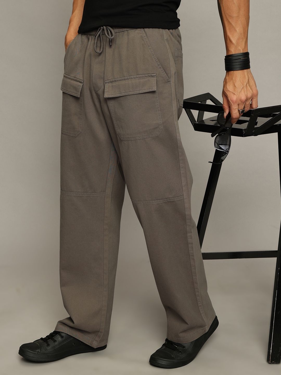 

The Roadster Lifestyle Co Men Pure Cotton Relaxed Fit Cargo Trousers, Grey