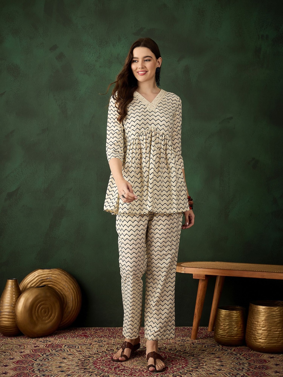 

Sangria Off White Printed V-Neck Three-Quarter Sleeves Tunic & Trouser