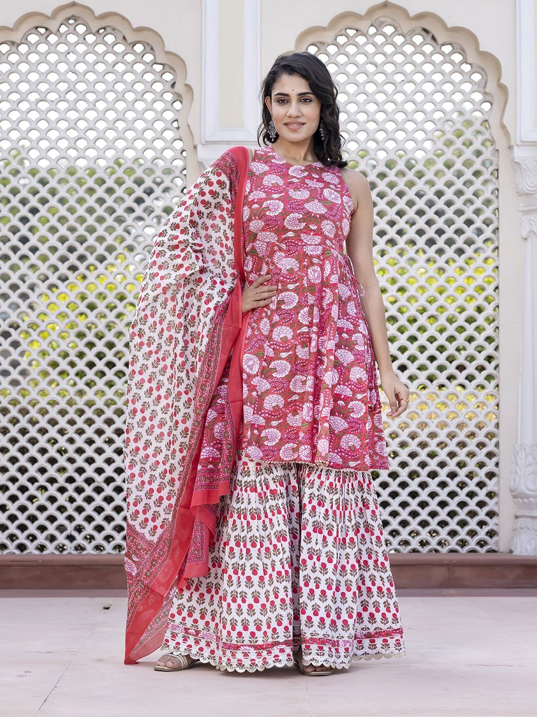 

Jaitpuriya Floral Printed Panelled Pure Cotton Anarkali Kurta With Sharara & Dupatta, Pink