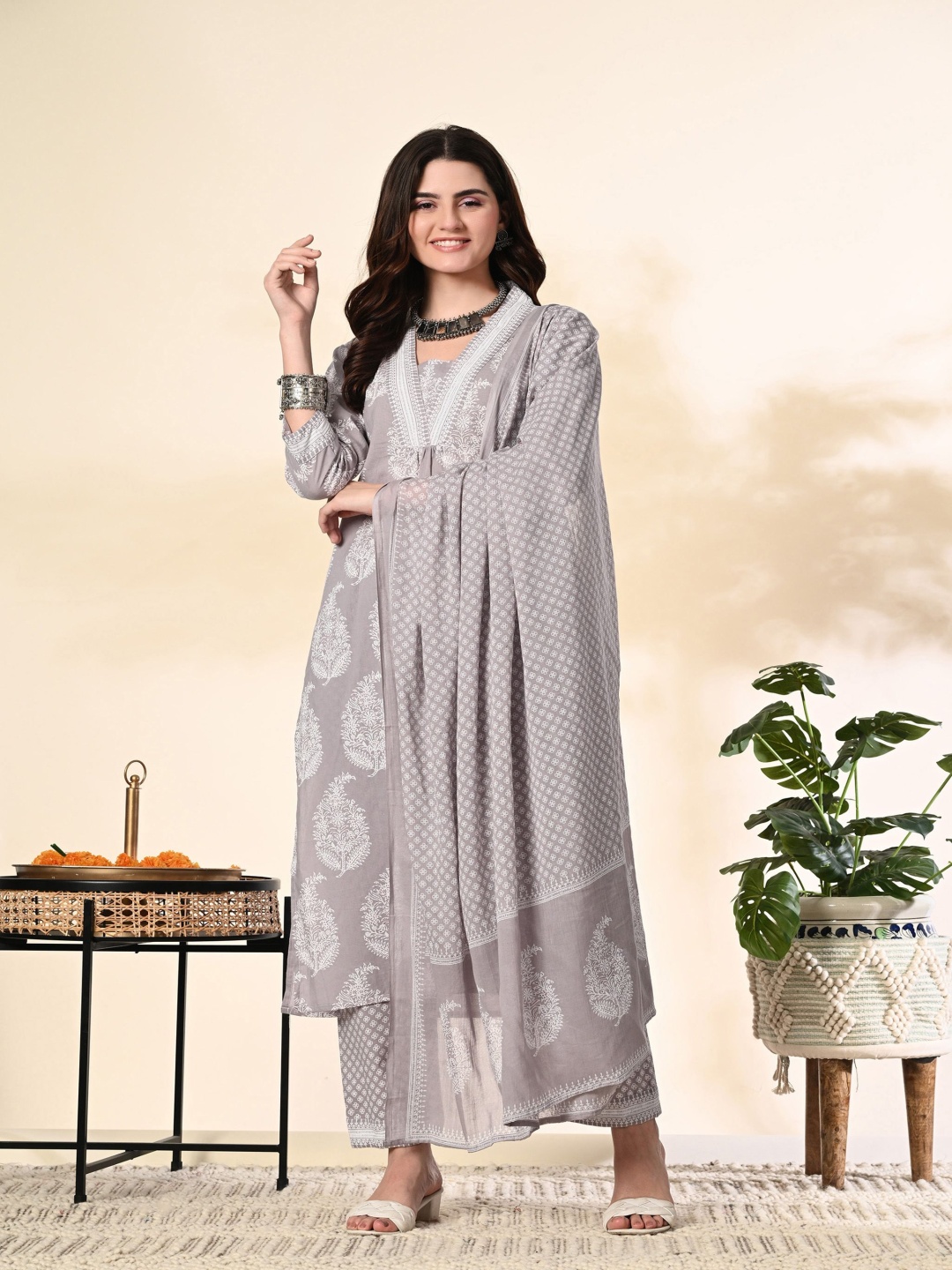 

SHOOLIN Ethnic Motifs Printed Pleated A-Line Pure Cotton Kurta With Trousers & Dupatta, Grey