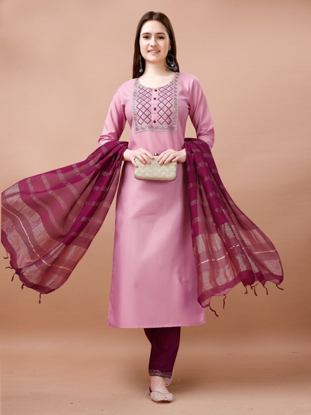 

SHIJILA Floral Embroidered Thread Work Kurta with Trousers & With Dupatta, Pink