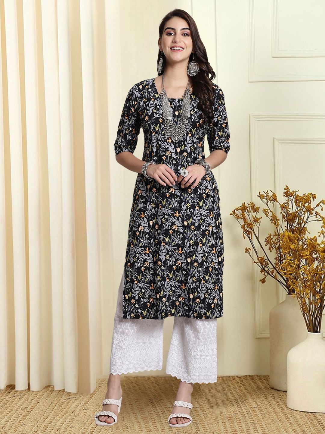 

7Threads Floral Printed Round Neck Straight Kurta, Black