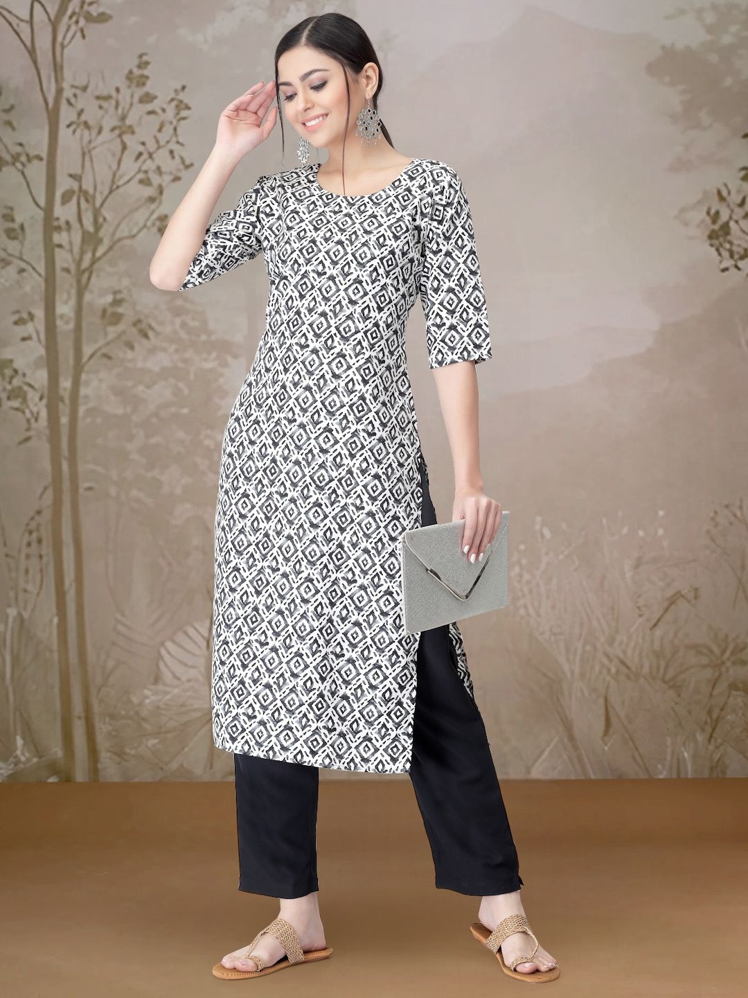 

7Threads Floral Printed Round Neck Straight Kurta With Trouser, Black
