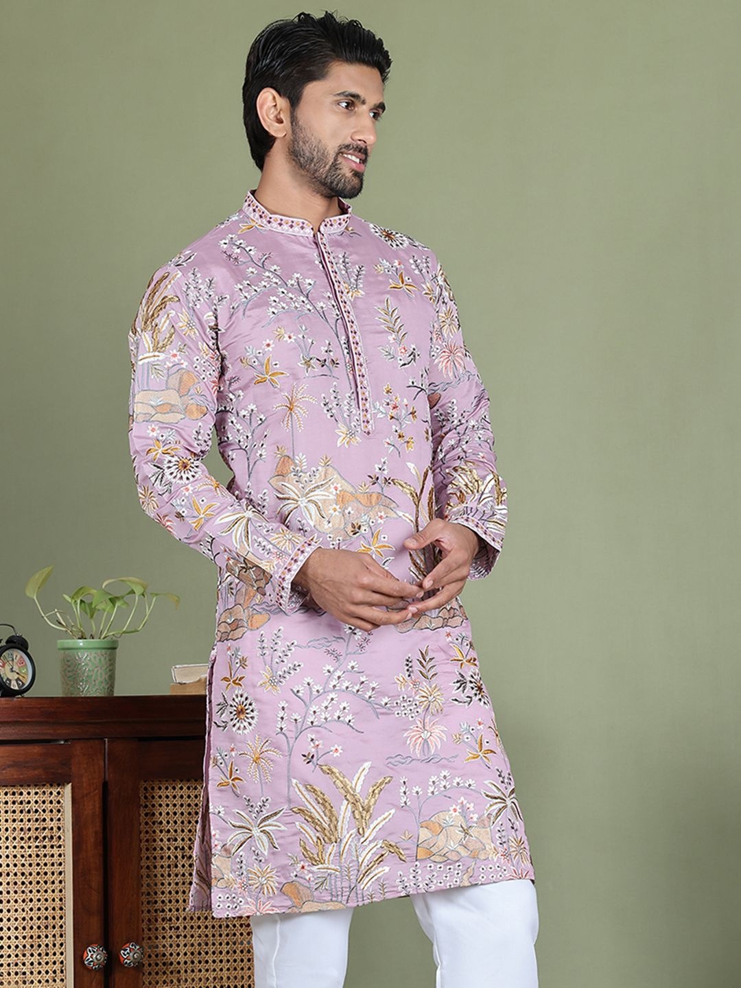 

Jompers Floral Embroidered Chikankari Mandarin Collar Straight Kurta, Purple