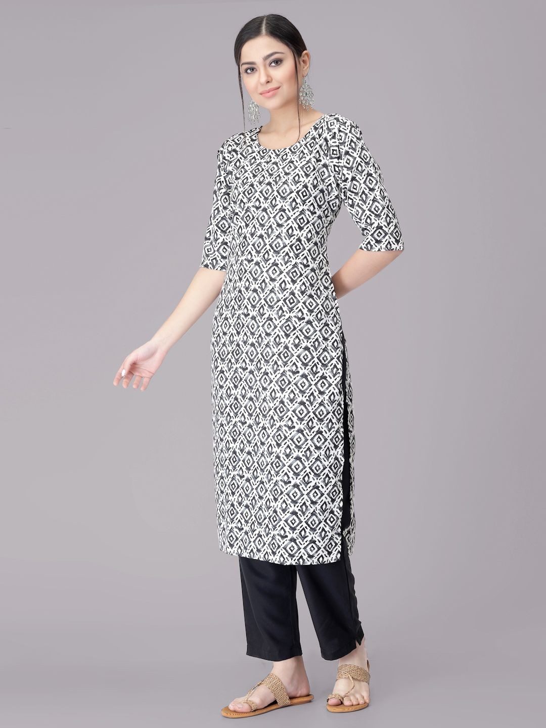 

7Threads Geometric Printed Round Neck Straight Kurta With Trouser, White