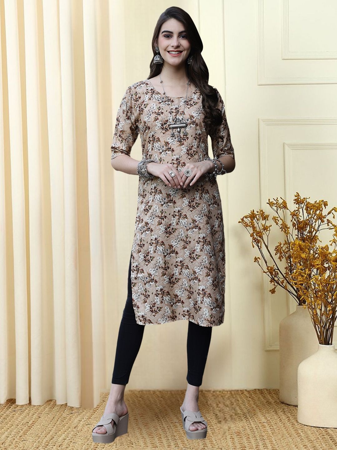 

7Threads Floral Printed Round Neck Kurta, Beige