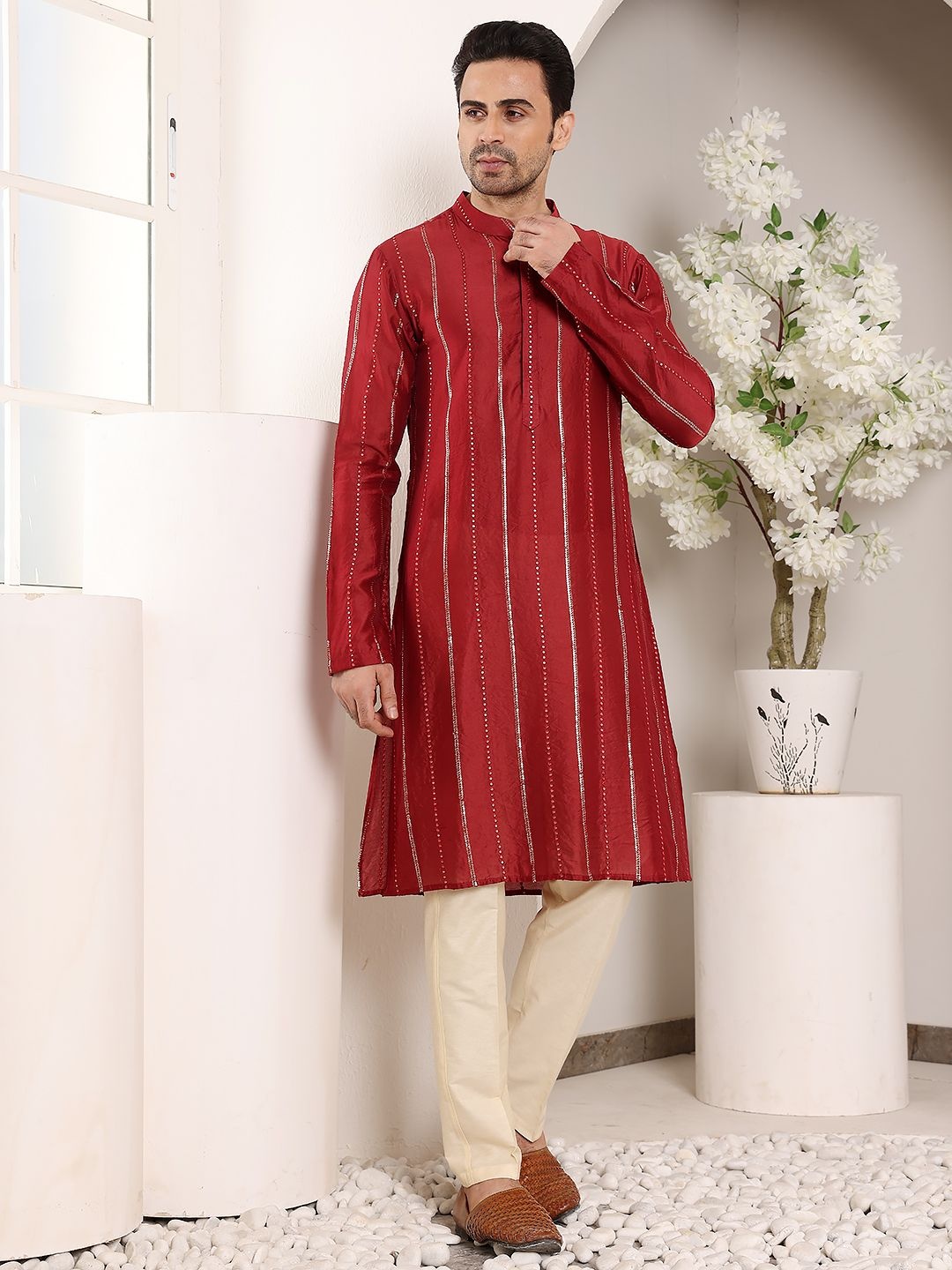 

MULTI SHADES Striped Mandarin Collar Sequinned Straight Kurta With Pyjama, Red