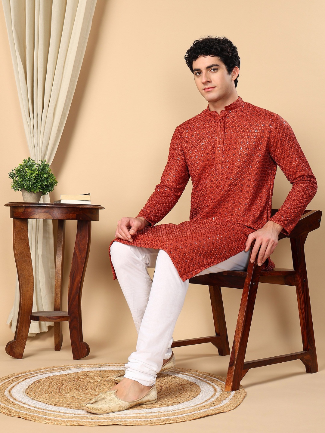 

TATTVA Embroidered Thread Work Mandarin Collar Straight Kurta, Red