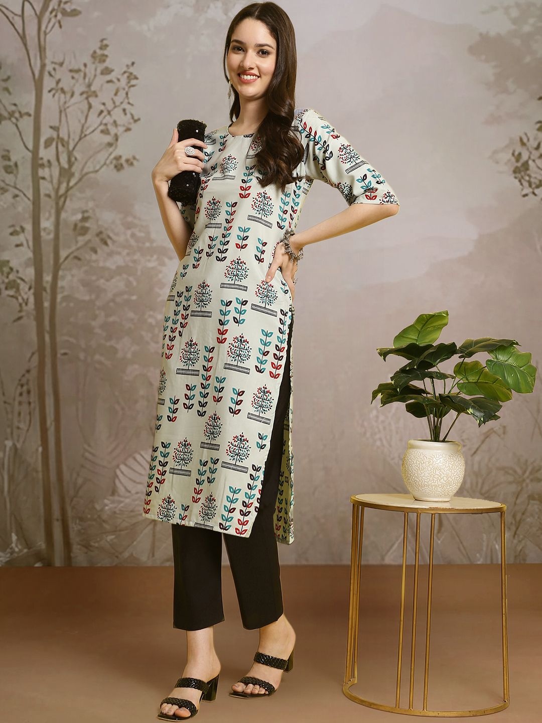 

7Threads Floral Printed Round Neck Straight Kurta With Trouser, Cream