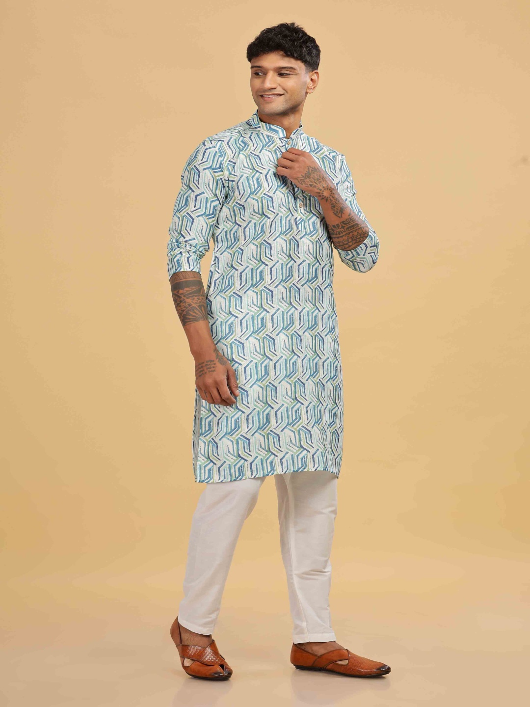 

Anouk Geometric Woven Design Mandarin Collar Straight Kurta, White