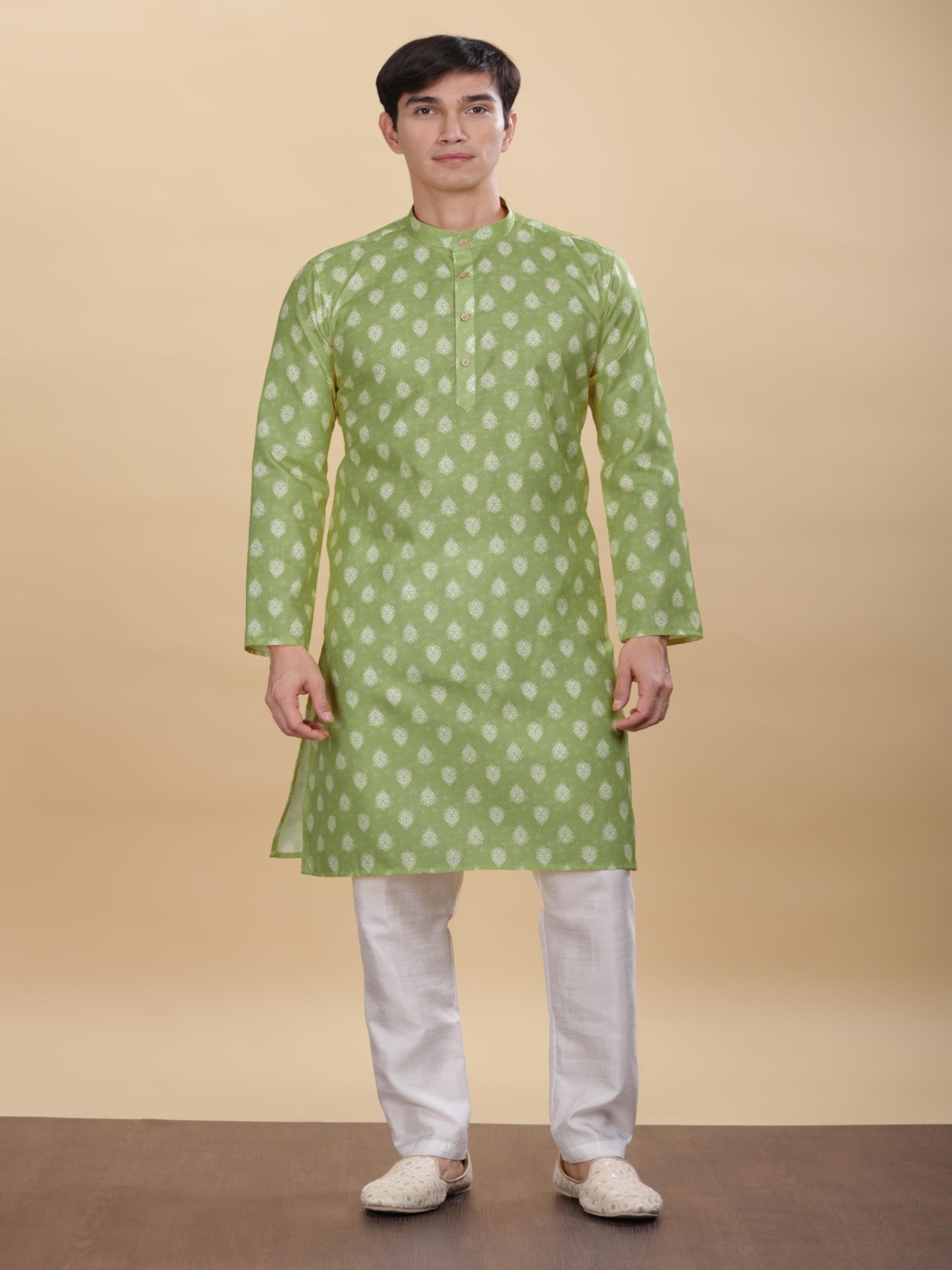 

Anouk Ethnic Motifs Printed Mandarin Collar Straight Kurta, Green