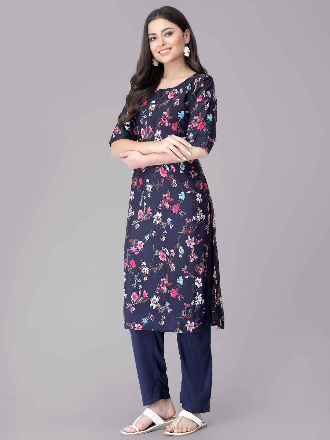

7Threads Floral Printed Round Neck Straight Kurta With Trouser, Blue