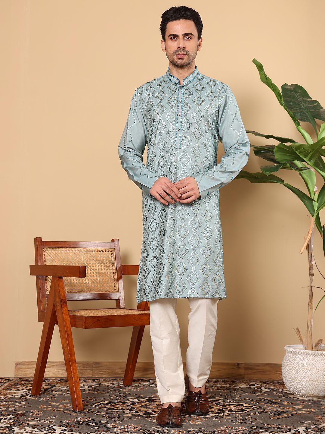 

MULTI SHADES Geometric Mandarin Collar Viscose Silk Straight Kurta With Pyjamas, Blue