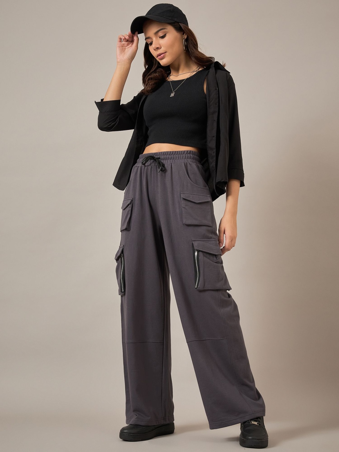 

The Roadster Lifestyle Co Women Baggy-Fit Mid-Rise Cargo Track Pants, Grey