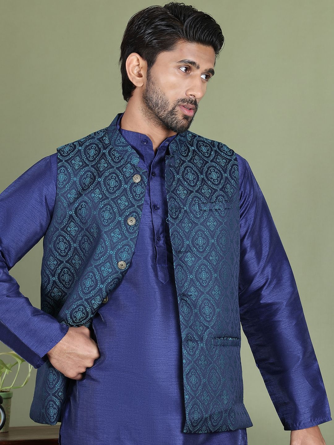 

Jompers Ethnic Motifs Printed Mandarin Collar Straight Kurta With Churidar & Nehru Jacket, Navy blue