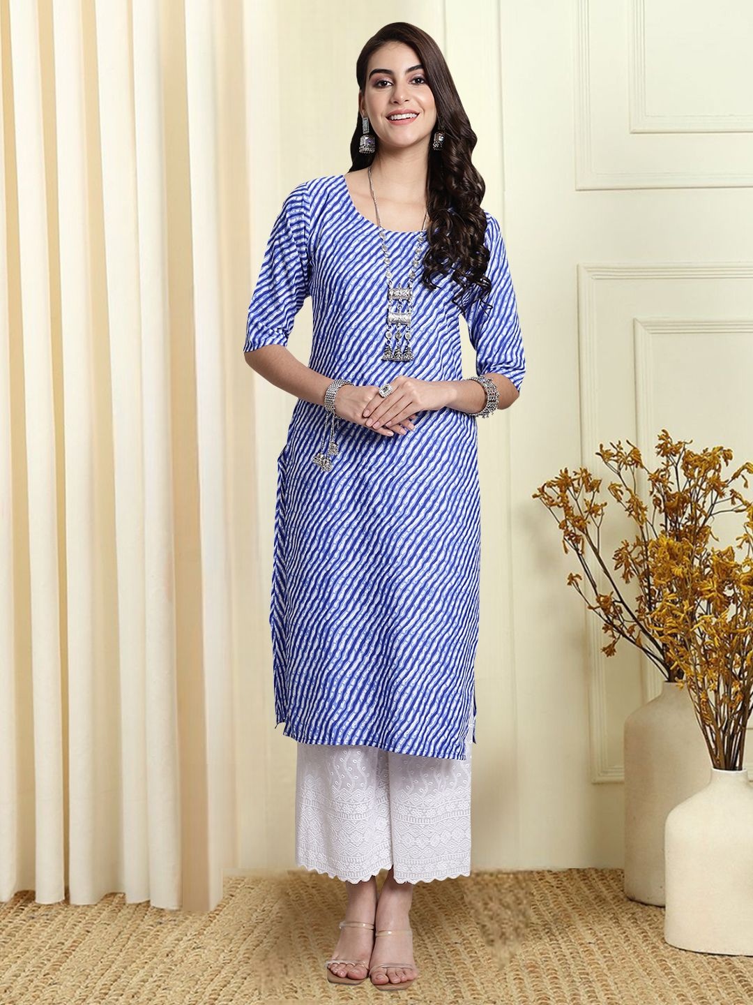 

7Threads Geometrical Printed Round Neck Straight Kurta, Blue