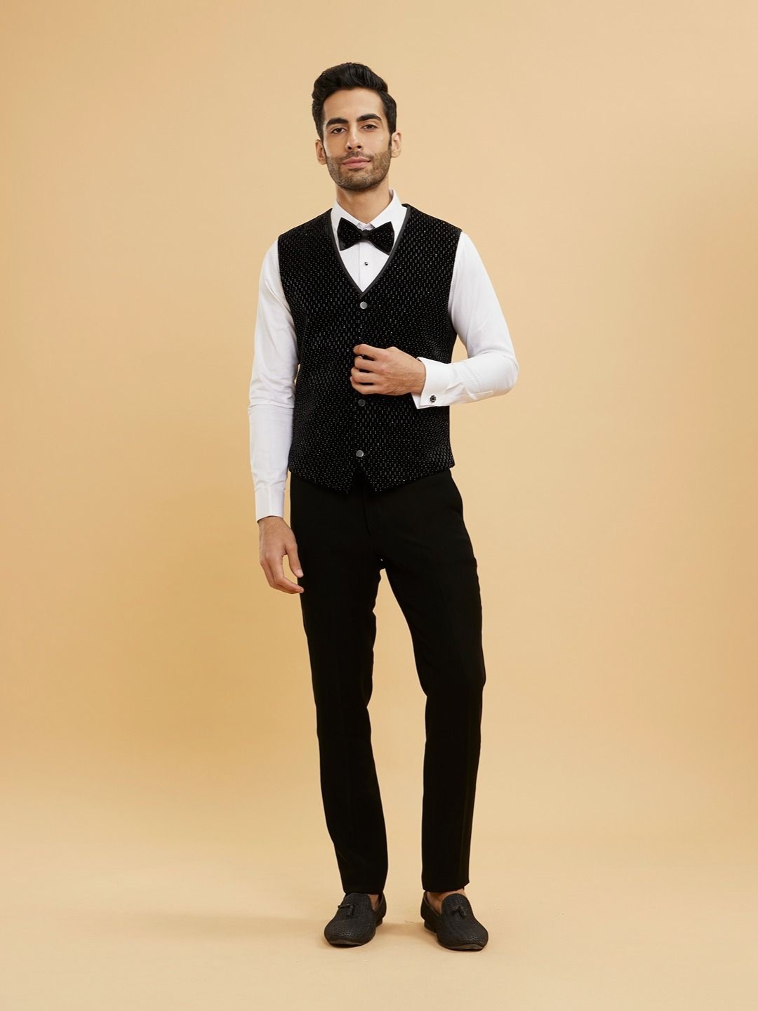 

Twamev Men Tailored-Fit Single-Breasted Six-Piece Suit, Black