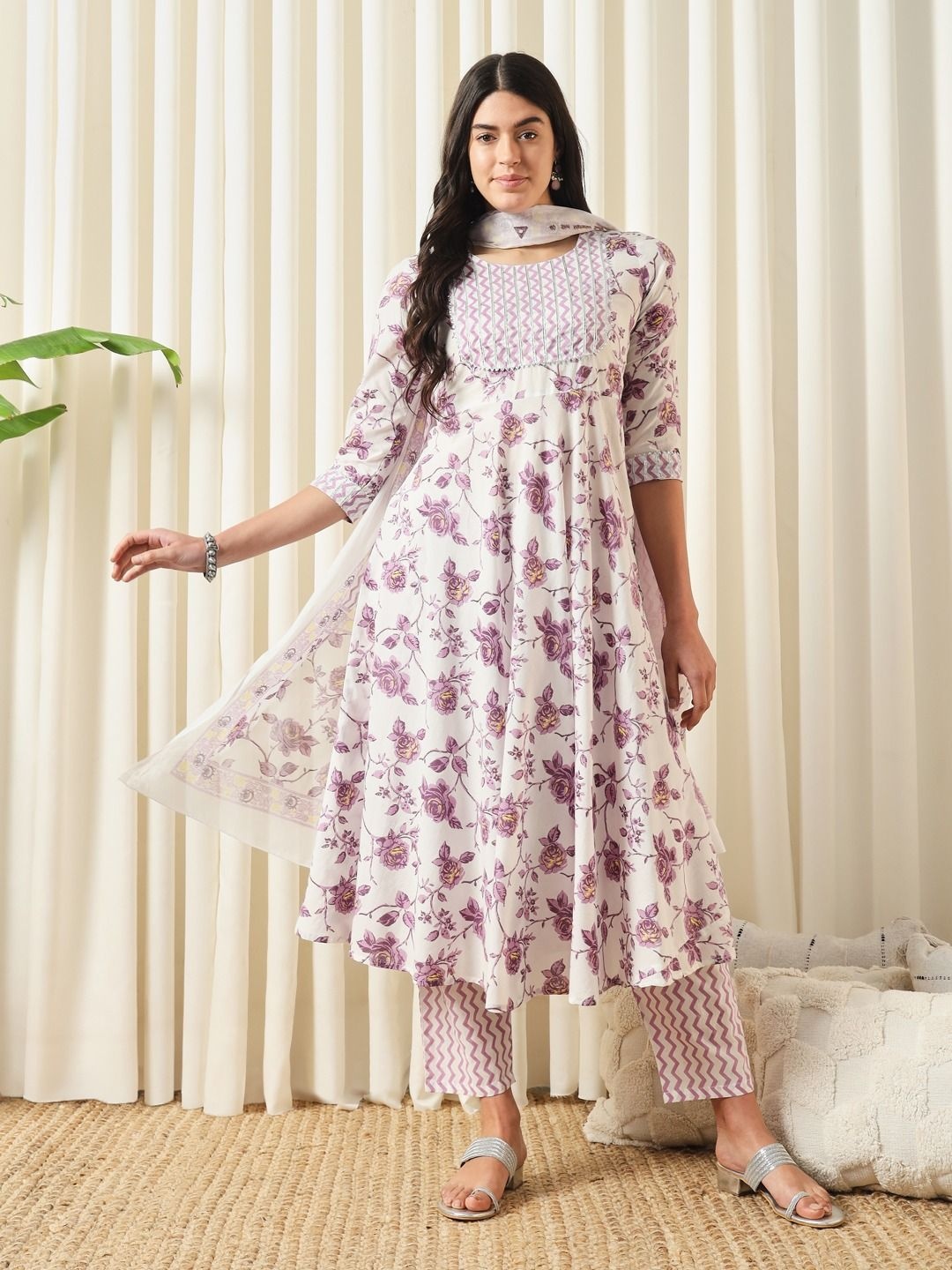

Jaitpuriya Floral Printed Gotta Patti Pure Cotton Anarkali Kurta With Trousers And Dupatta, Purple