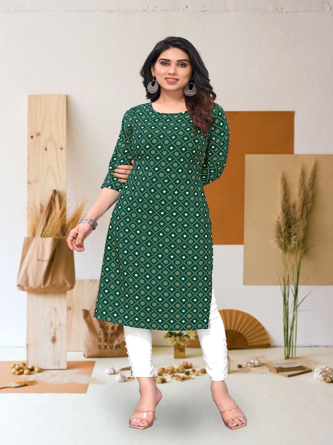 

KETAKI FASHION Geometric Printed Round Neck Straight Kurta, Green