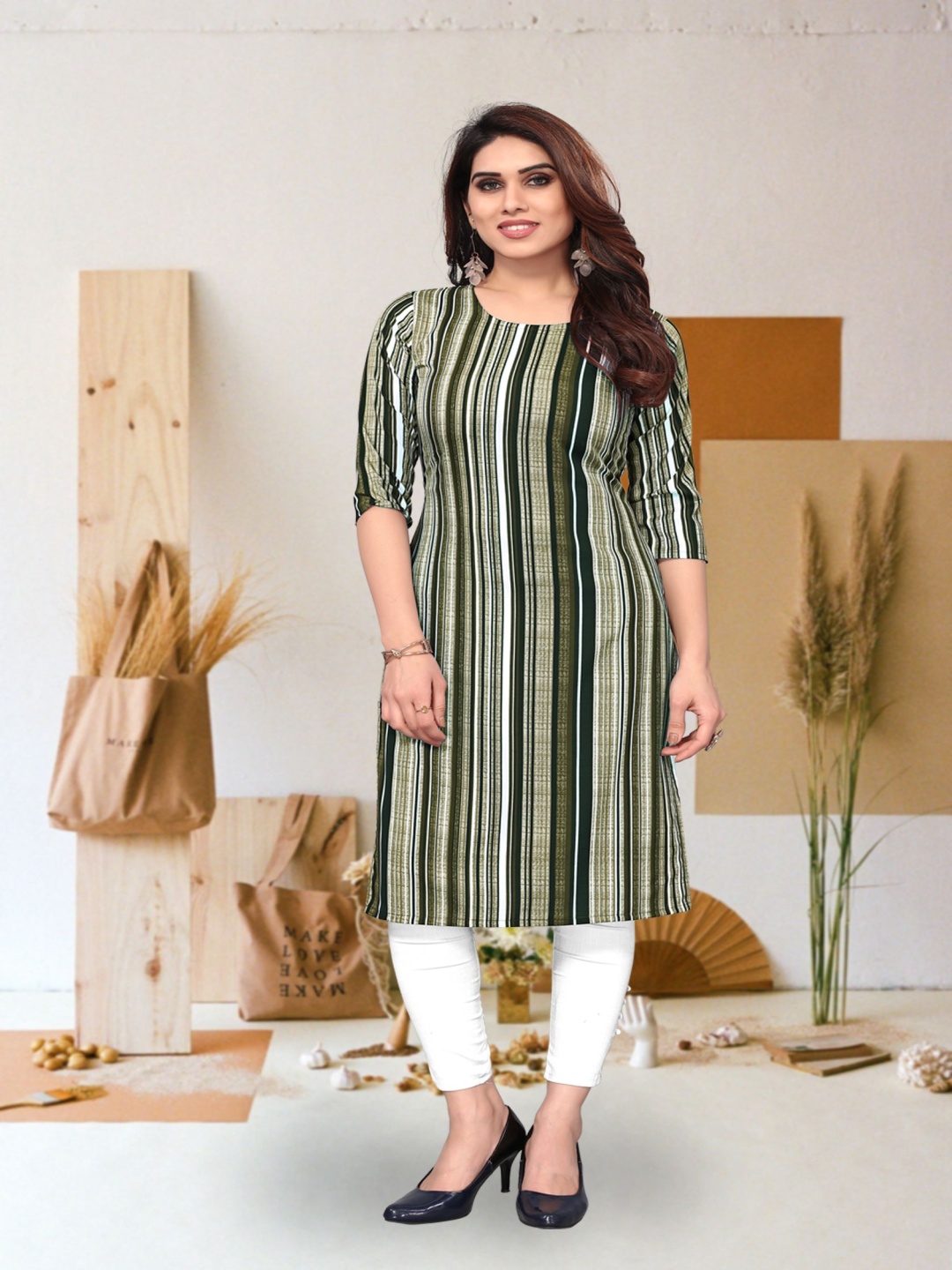 

KETAKI FASHION Striped Round Neck Straight Kurta, Green