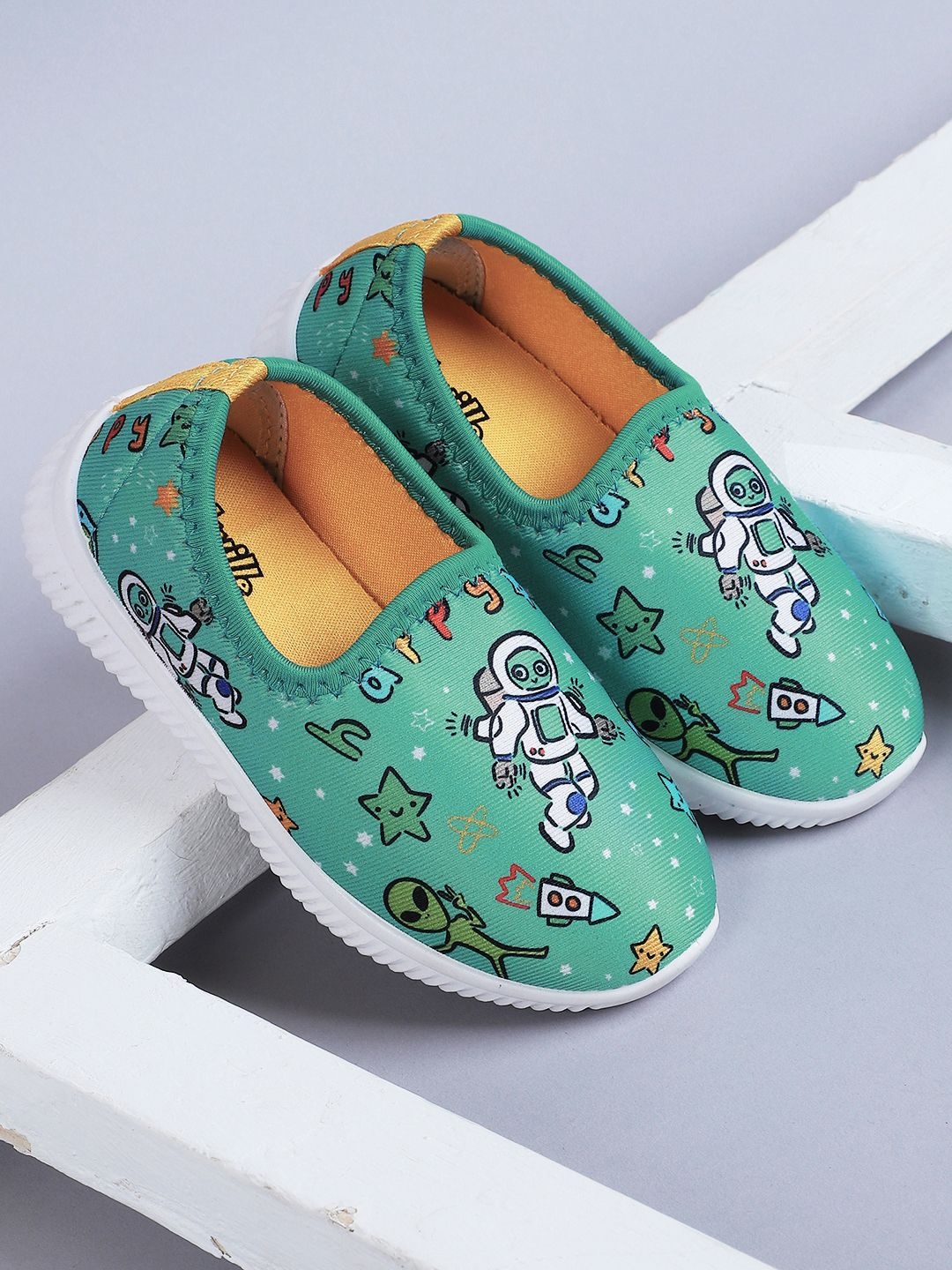 

Kids Ville Boys Printed Casual Shoes, Green