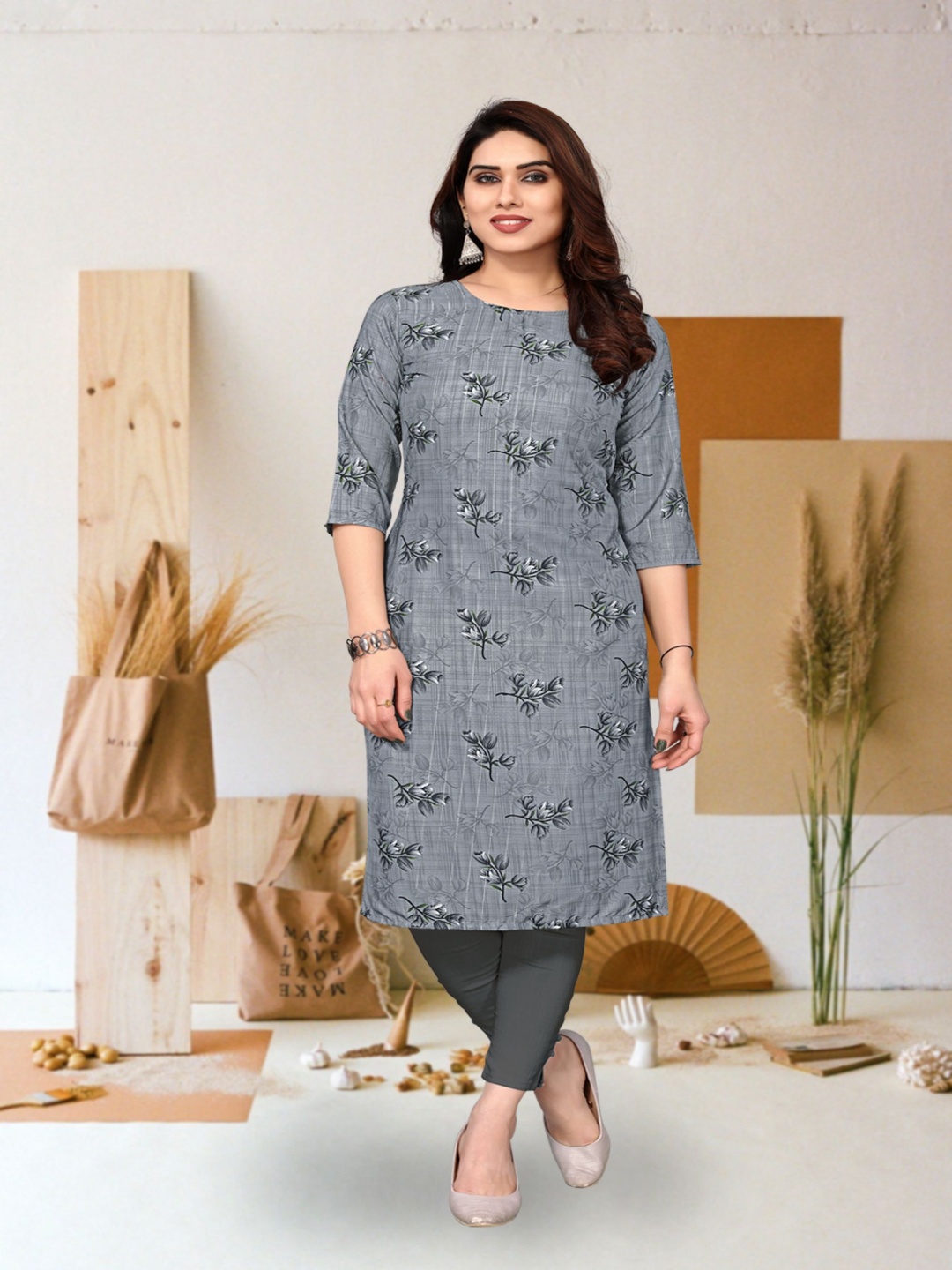 

KETAKI FASHION Floral Printed Round Neck Straight Kurta, Grey