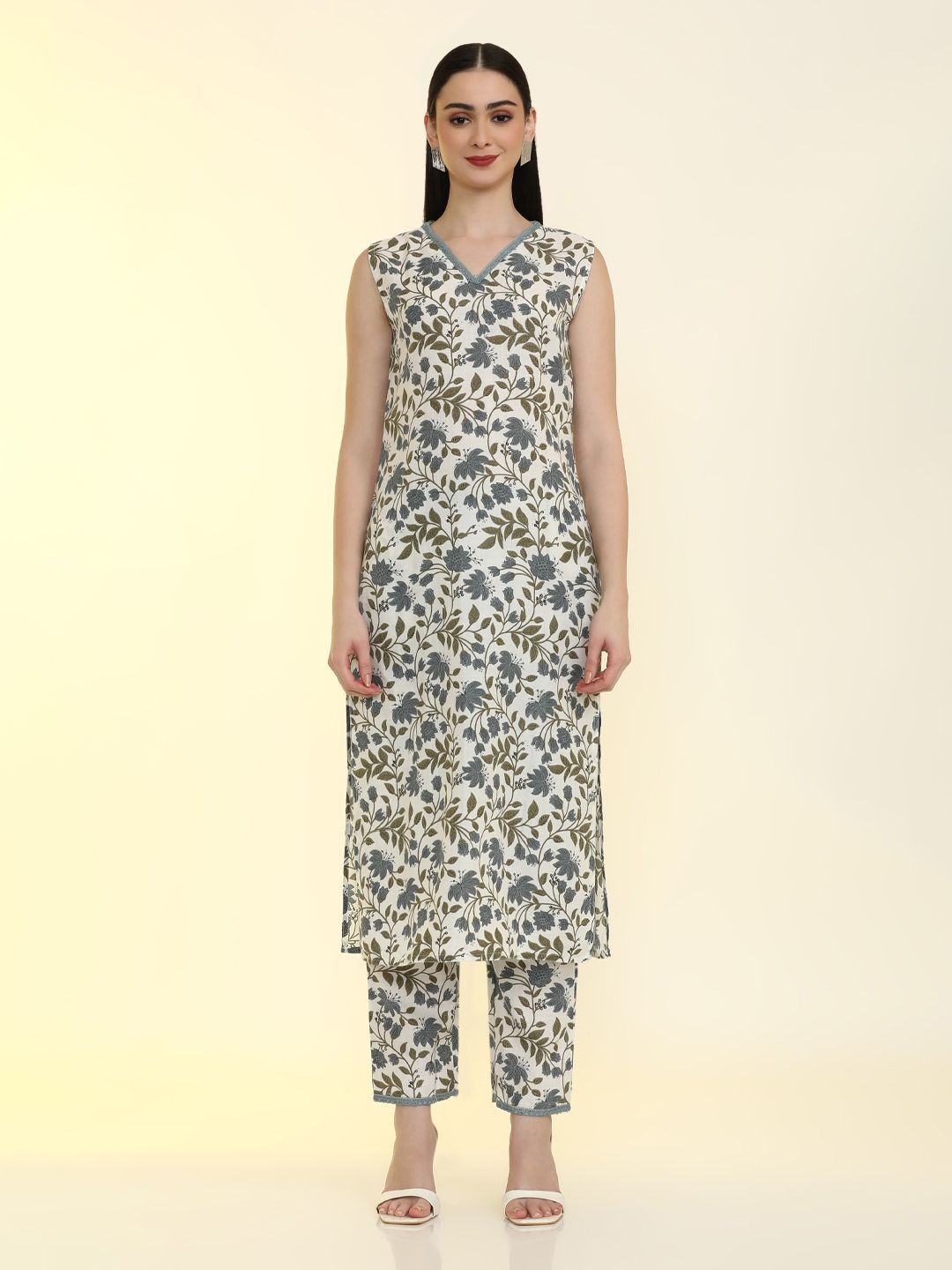

Jaipur Kurti Floral Printed Gotta Patti Straight Kurta With Trousers, White