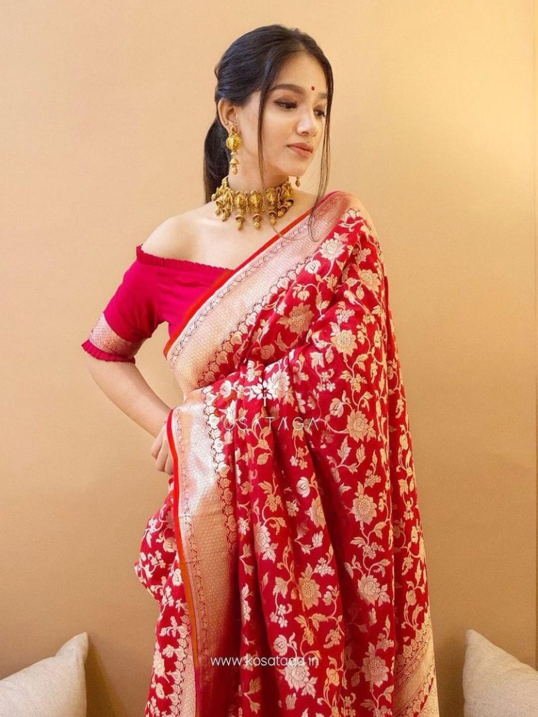 

revika Woven Design Zari Pure Silk Kanjeevaram Saree, Red