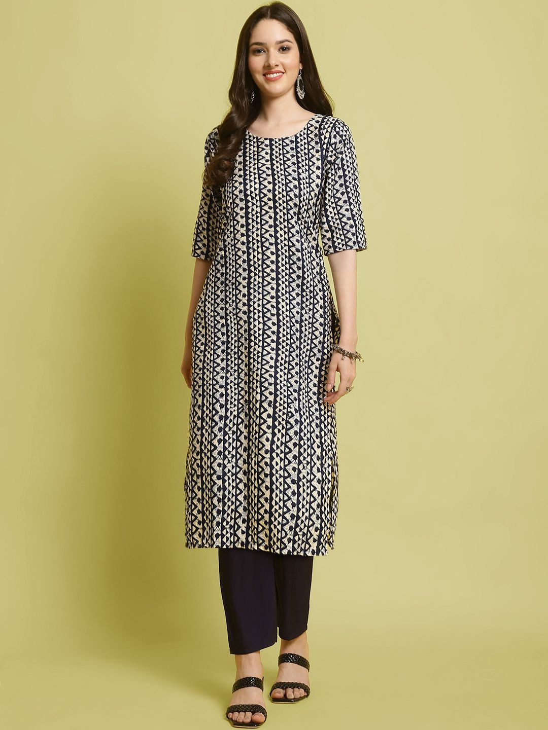 

7Threads Geometric Printed Round Neck Straight Kurta with Trousers, White