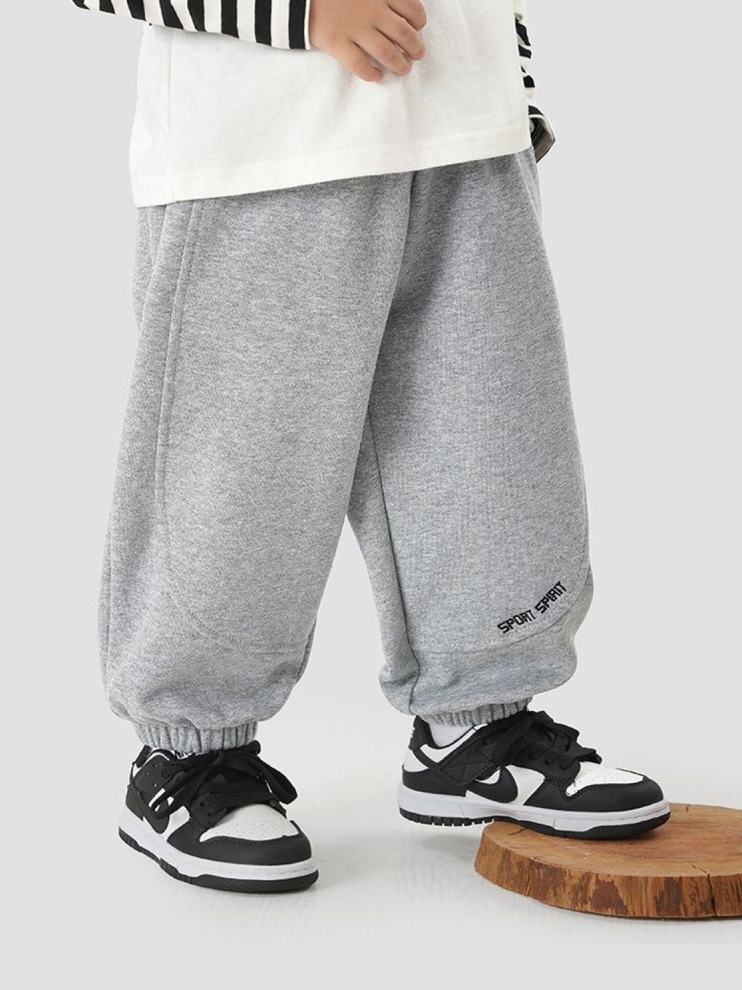 

LULU & SKY Boys Regular Fit High-Rise Joggers, Grey