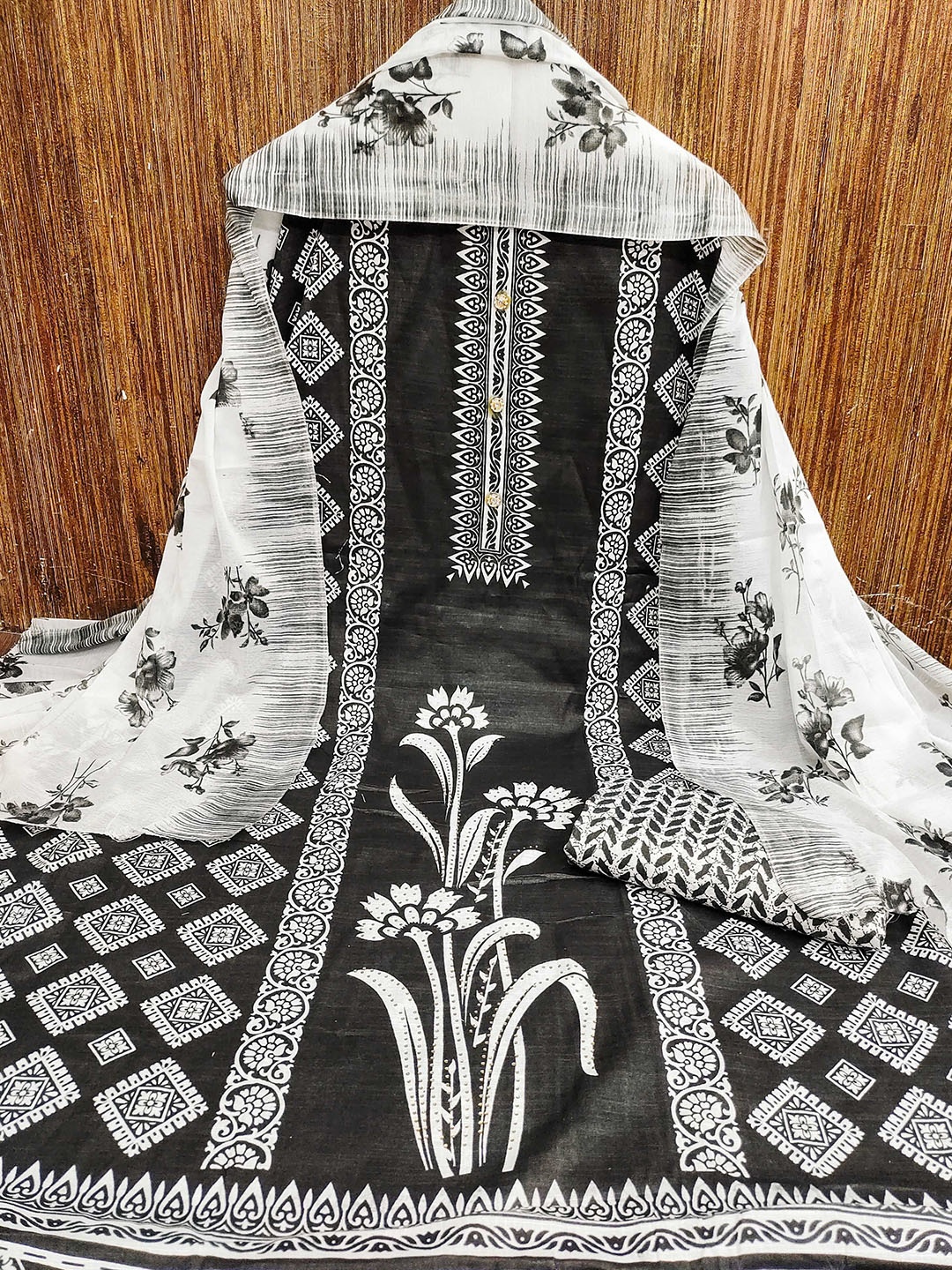 

MANVAA Floral Printed Beads and Stones Cotton Unstitched Dress Material, Black