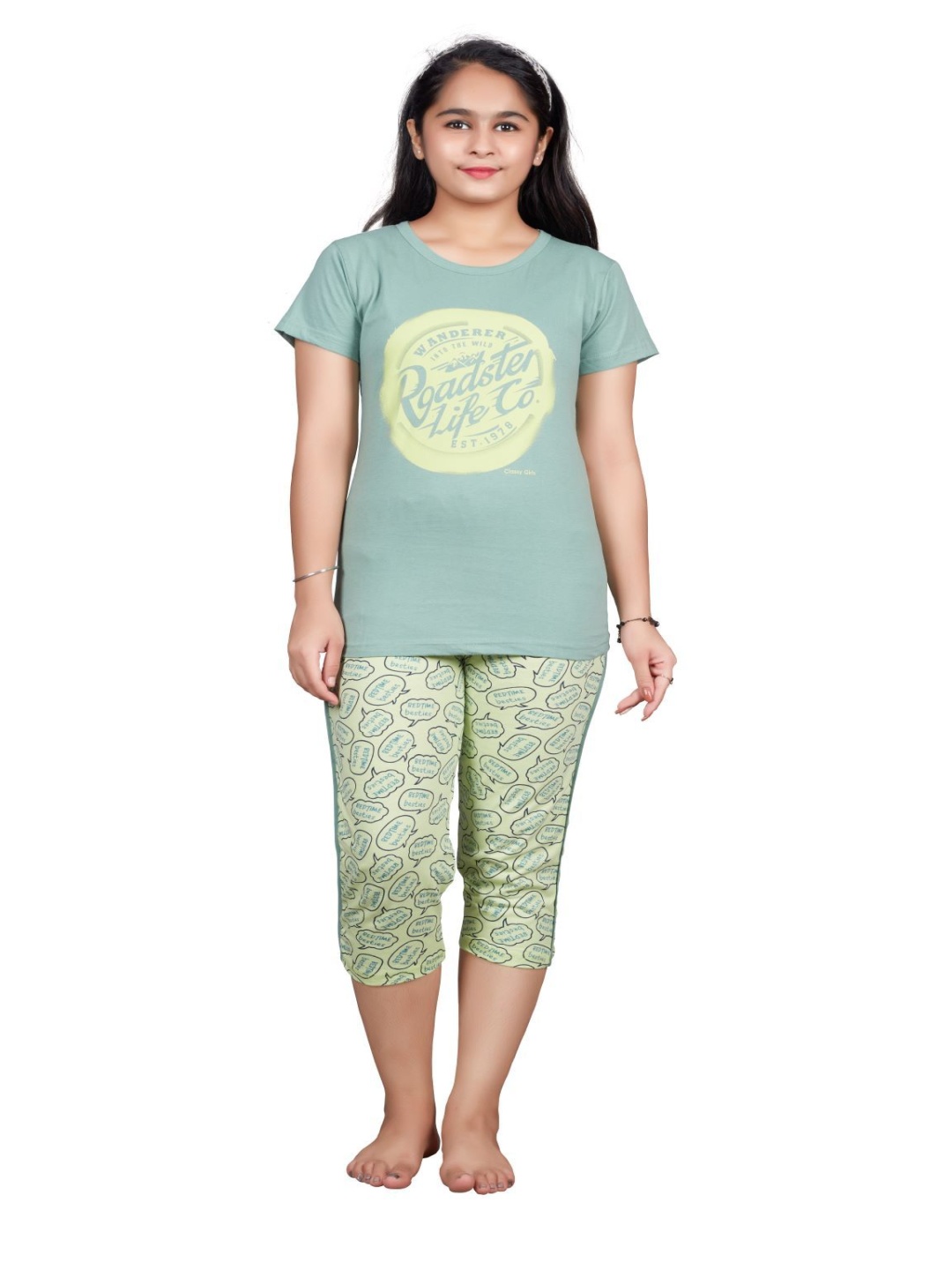 

Tee Weavers Girls Printed Pure Cotton Night suit, Green