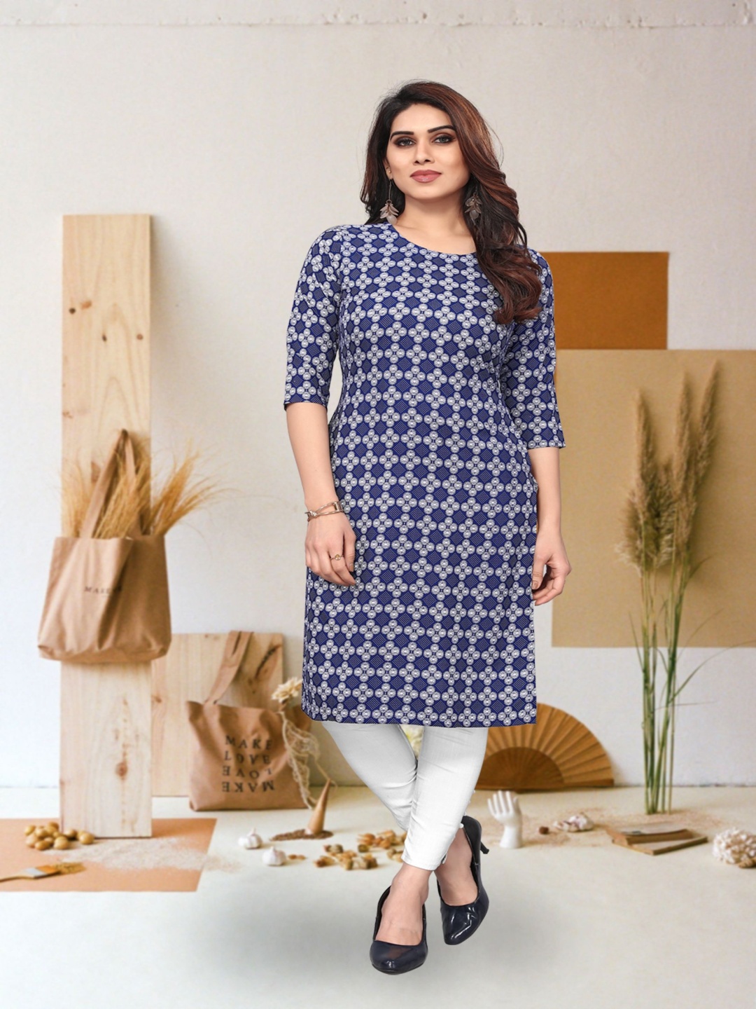 

KETAKI FASHION Geometric Printed Round Neck Straight Kurta, Blue