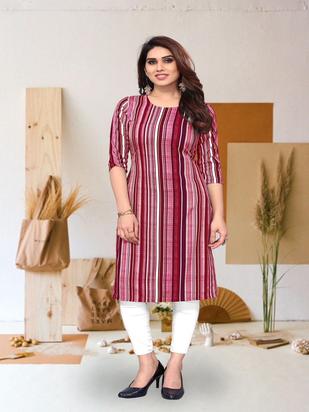 

KETAKI FASHION Striped Round Neck Straight Kurta, Red