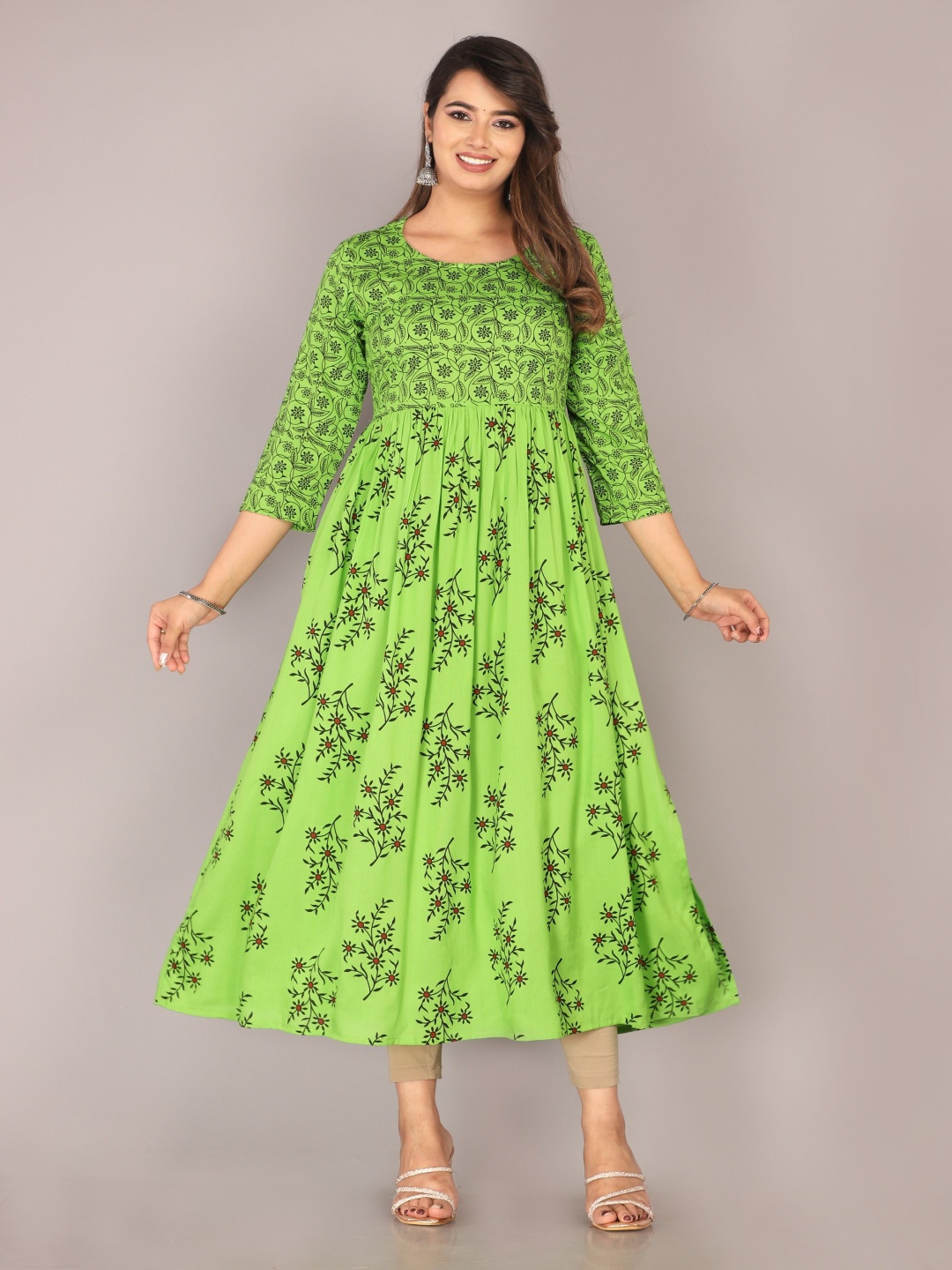 

PRIYAGANI GARMENTS Floral Printed Anarkali Kurta, Green