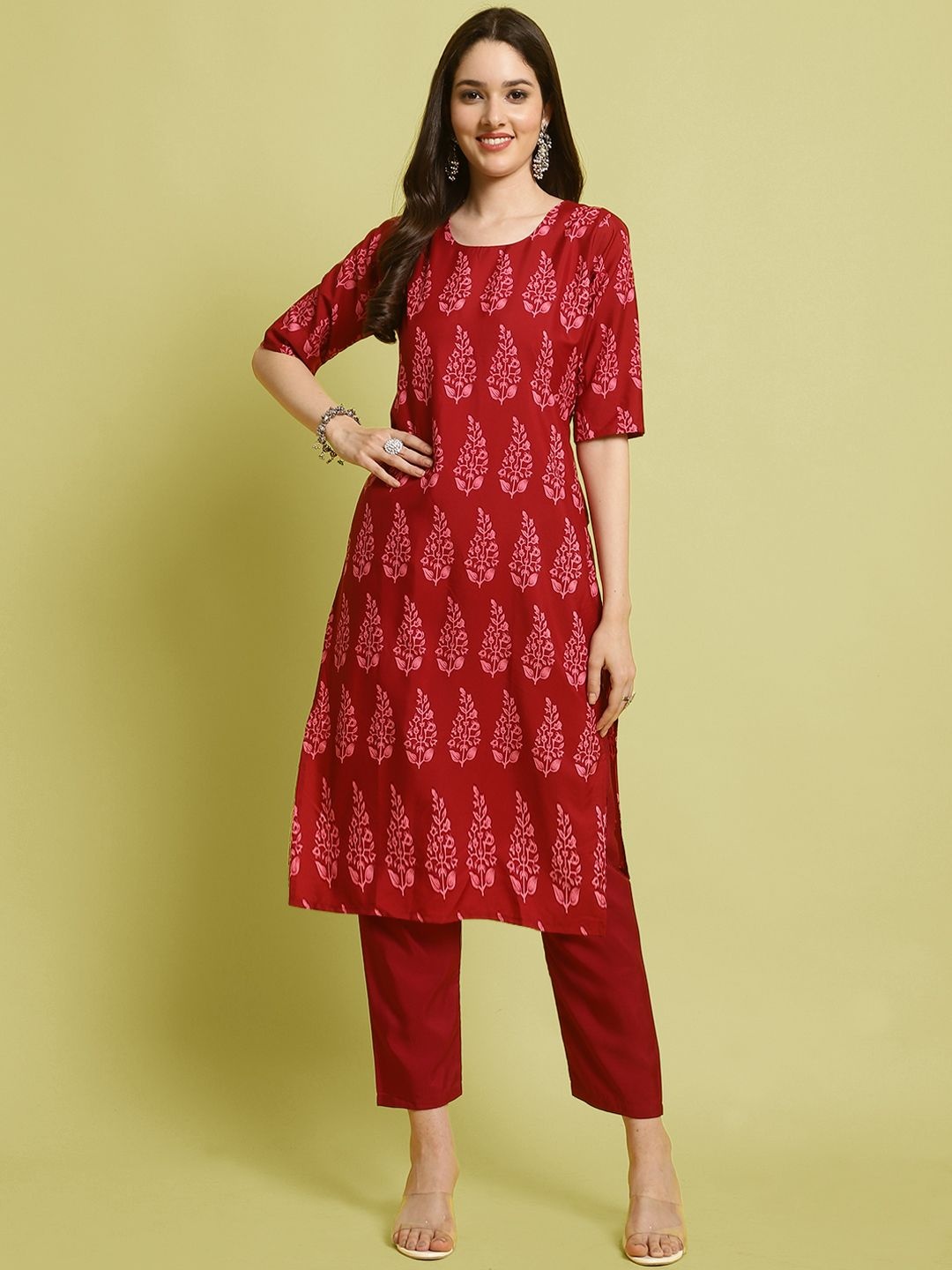 

7Threads Paisley Printed Round Neck Straight Kurta with Trousers, Pink