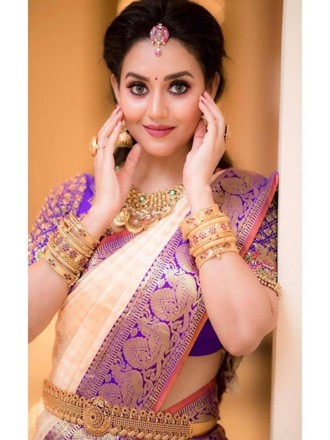 

ZIBLON Woven Design Zari Pure Silk Kanjeevaram Saree, Beige