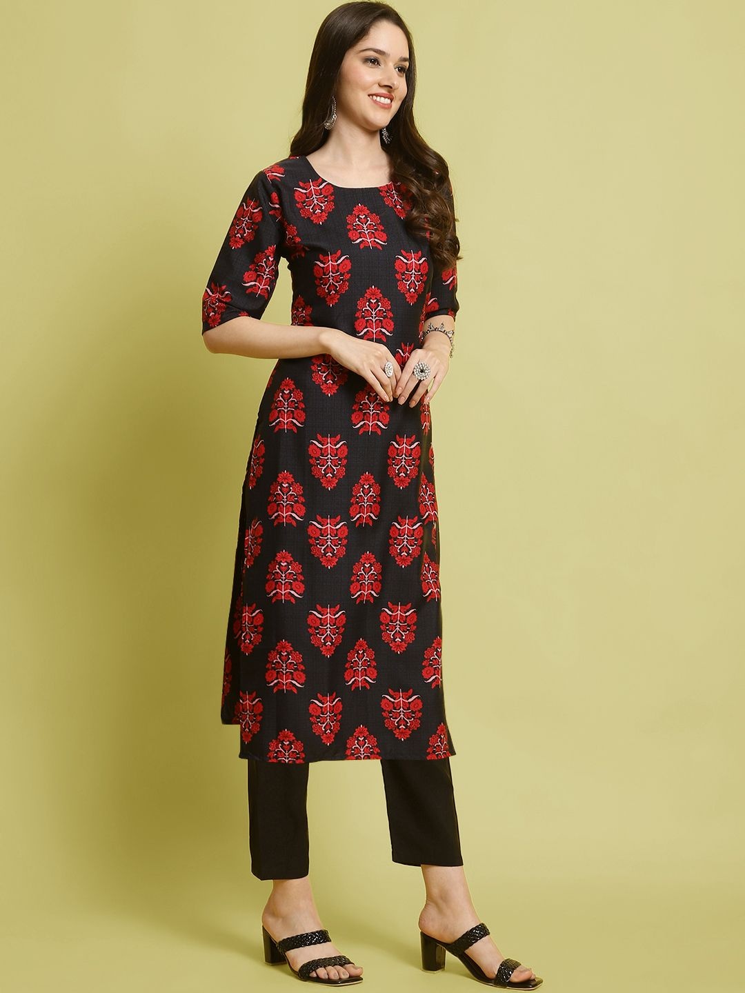 

7Threads Floral Printed Round Neck Straight Kurta with Trousers, Red