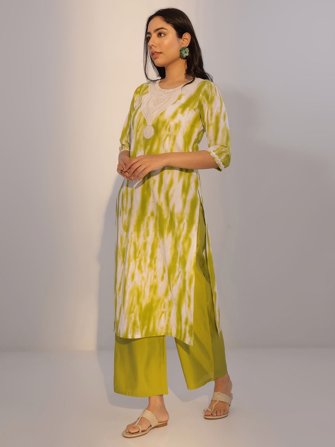 

Libas Abstract Printed Pure Cotton Straight Kurta with Trousers, Green