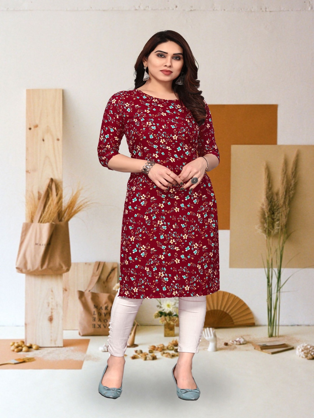 

KETAKI FASHION Floral Printed Round Neck Straight Kurta, Red