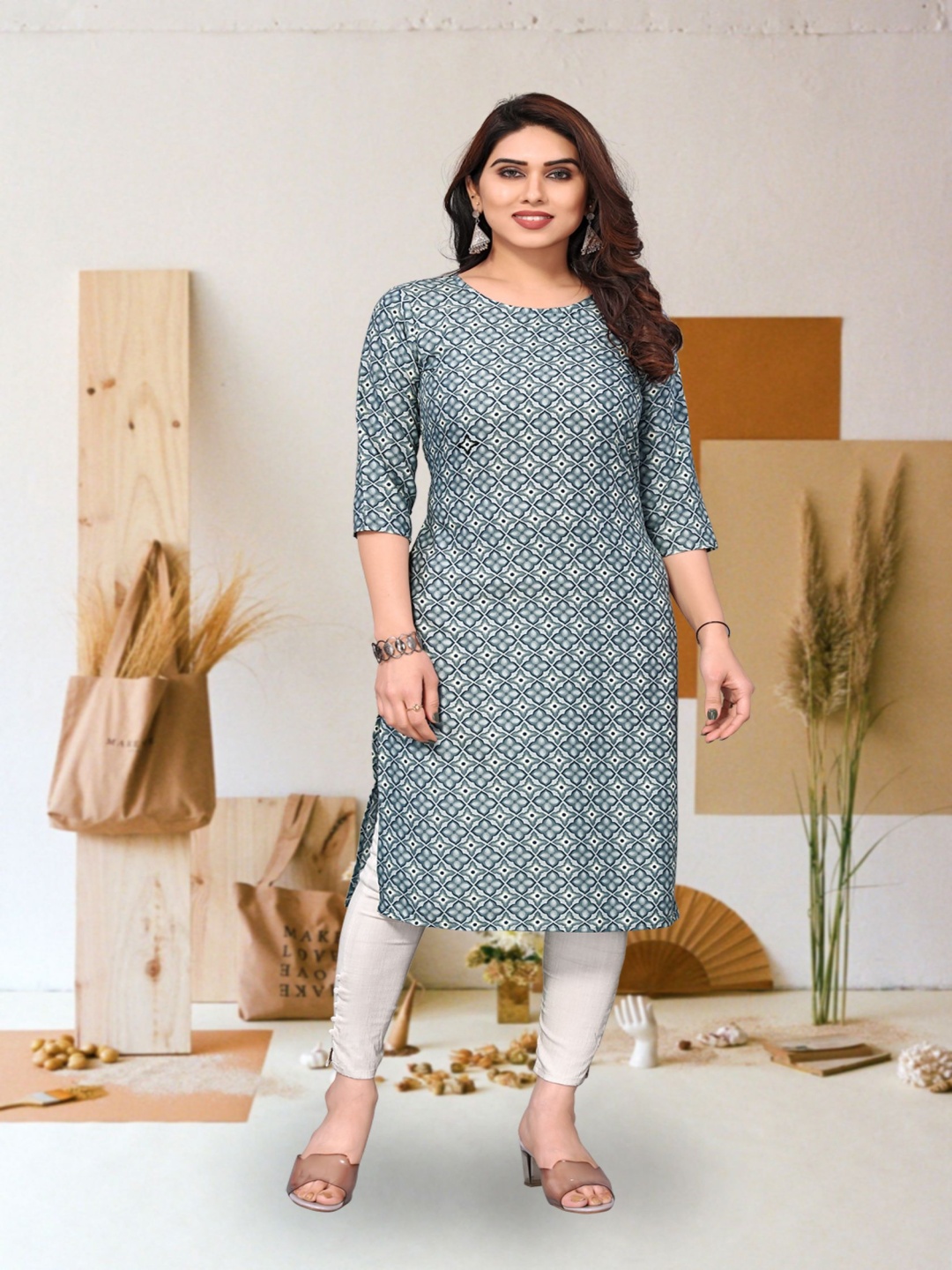 

KETAKI FASHION Ethnic Motifs Printed Straight Kurta, Grey