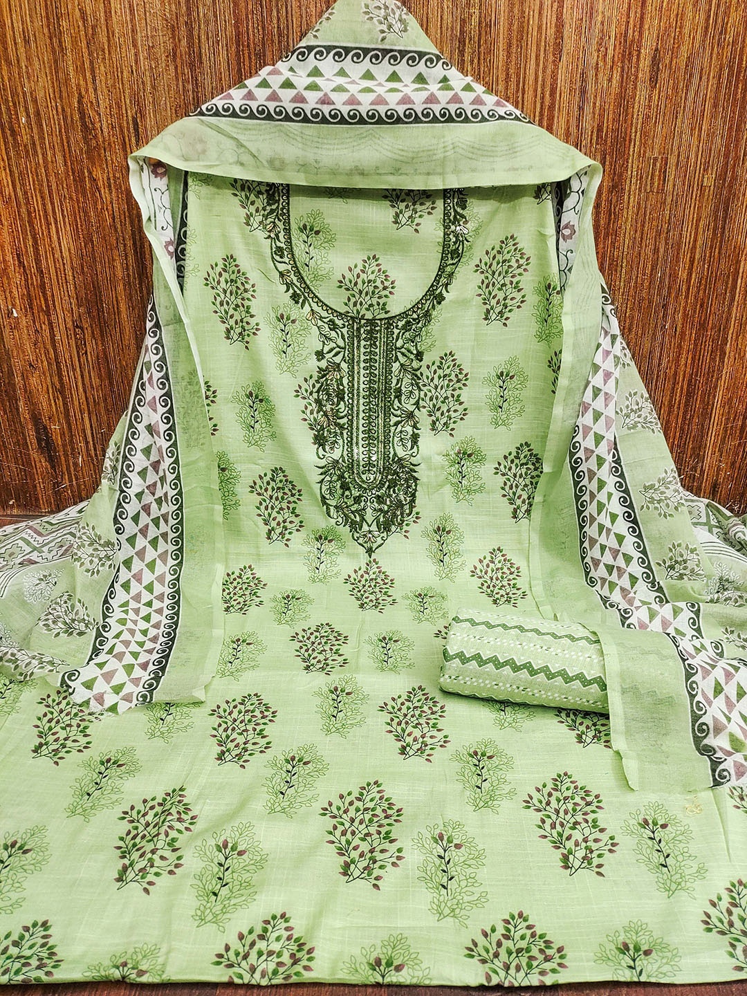 

MANVAA Floral Printed Thread Work Unstitched Dress Material, Green