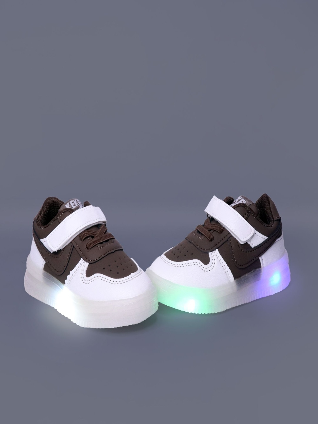 

NEW STEPS Kids Round Toe Velcro Sneakers, Black