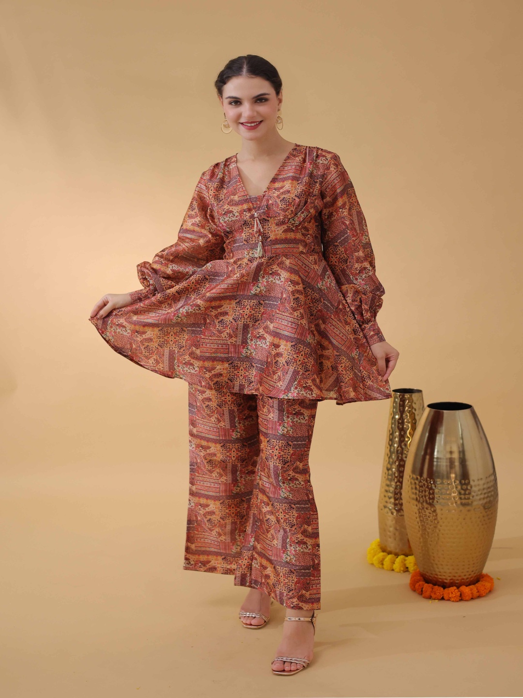 

BEOM Printed V-Neck Long Sleeves Tunic With Trouser, Brown