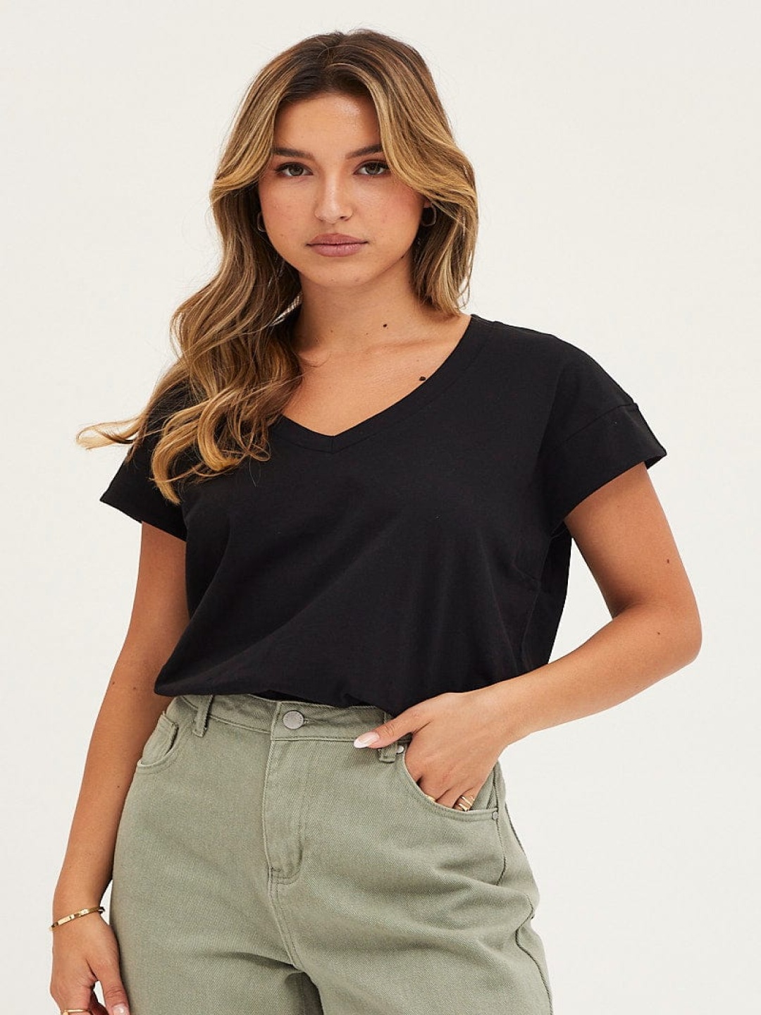 

COLOR CAPITAL Women 2 V-Neck Extended Sleeves Cut Outs T-shirt, Black