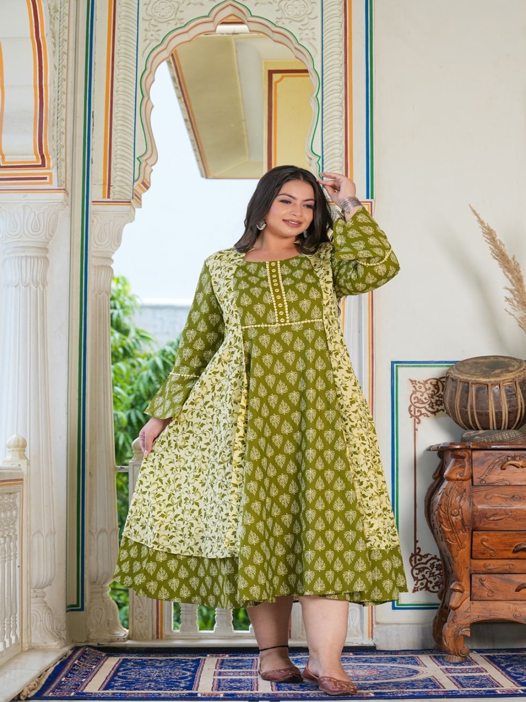 

KALINI Ethnic Motifs Printed Bell Sleeves Panelled Anarkali Kurta, Green